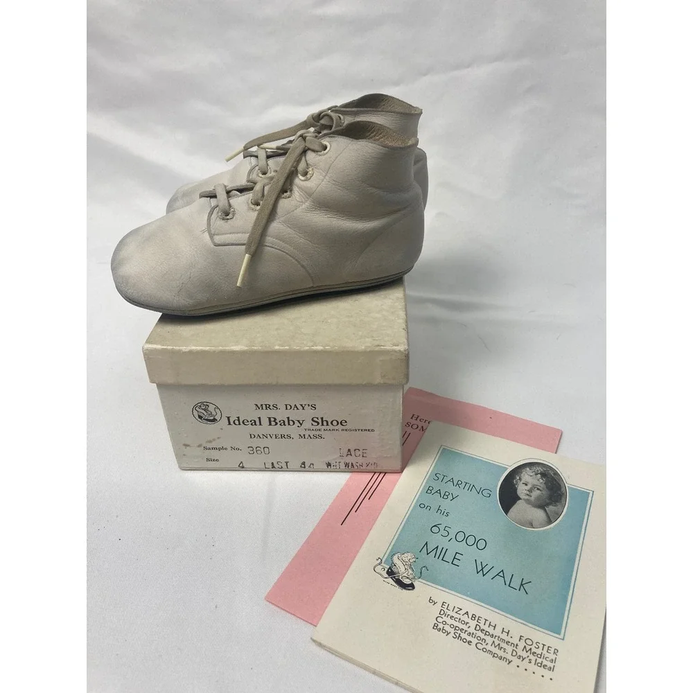 Mrs Day's Ideal Baby Shoe Size 4 White Leather Vintage Original Box